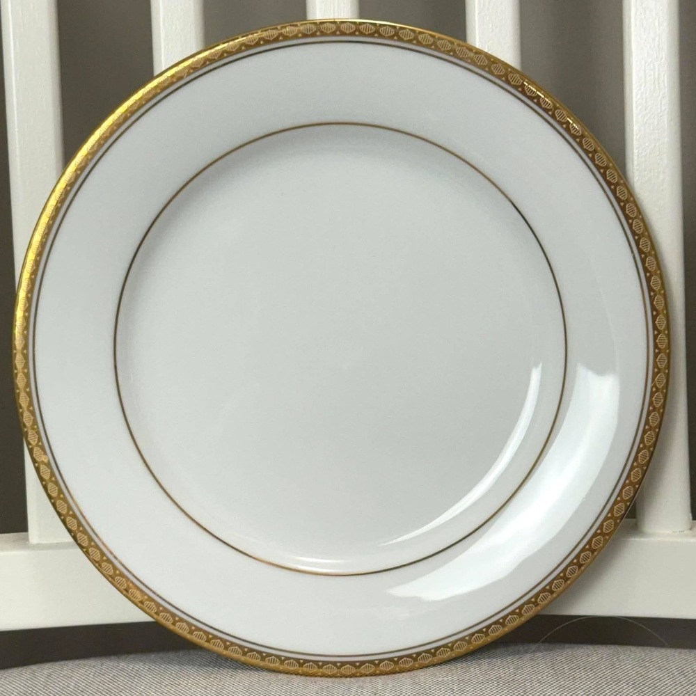 Noritake Richmond 6124 Dinner Plate Gold Encrusted White Porcelain Japan 8.75"